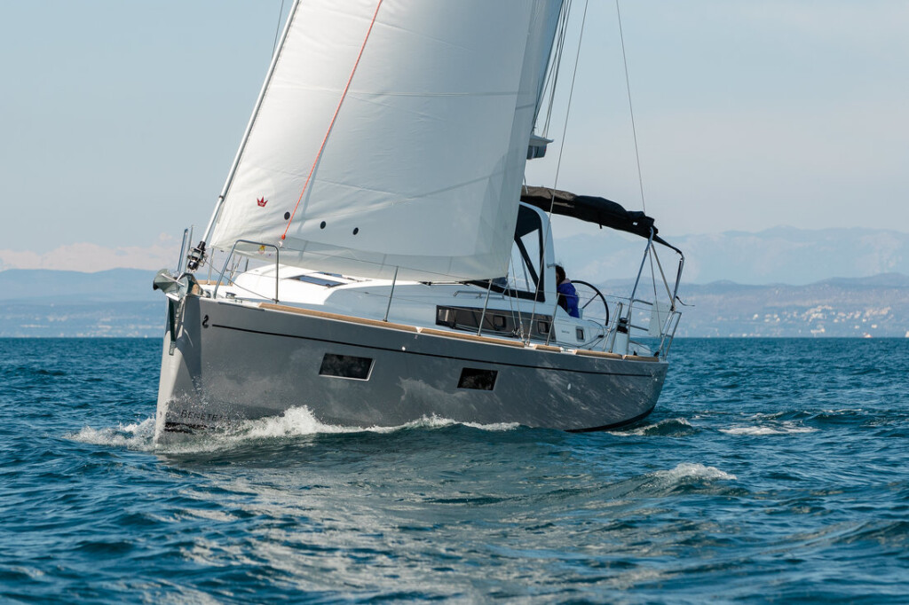 Oceanis 38.1 Reya