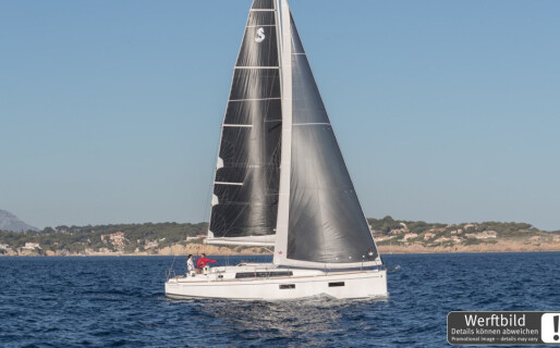 Oceanis 38.1, Tena