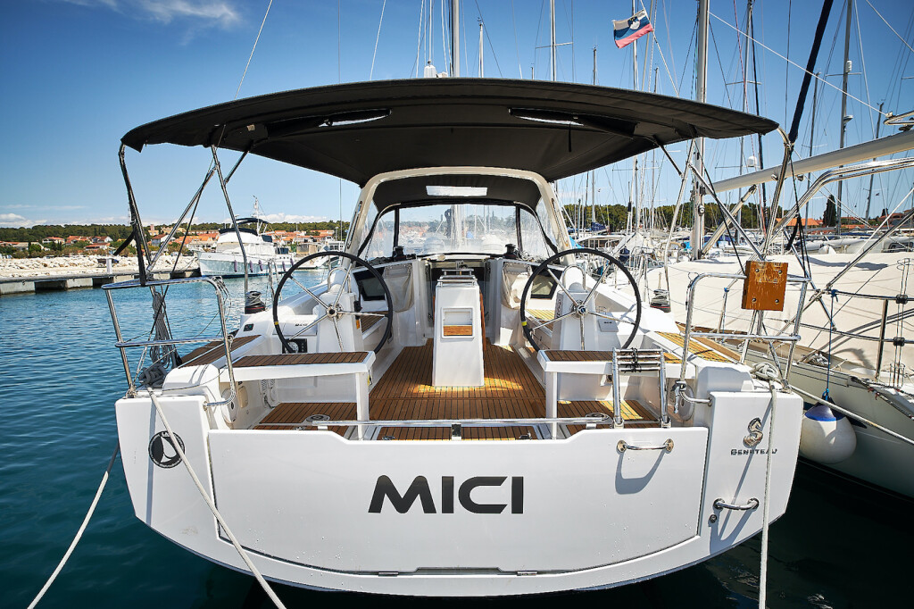 Oceanis 38.1 Mici