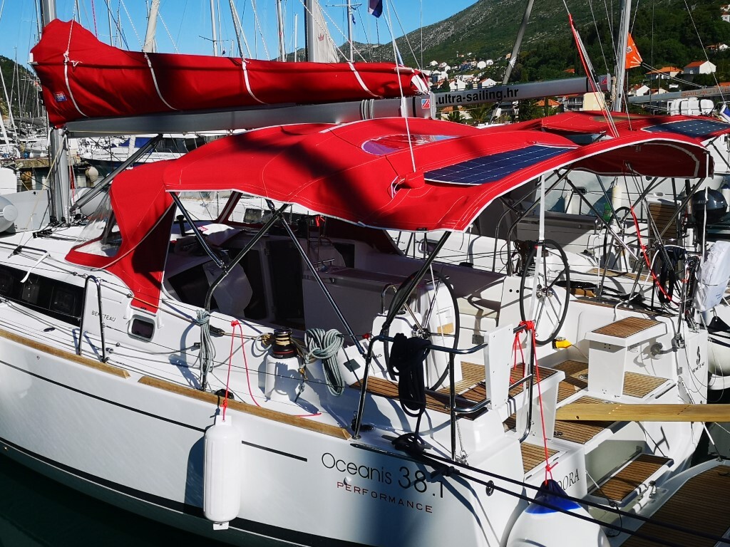 Oceanis 38.1 Teodora