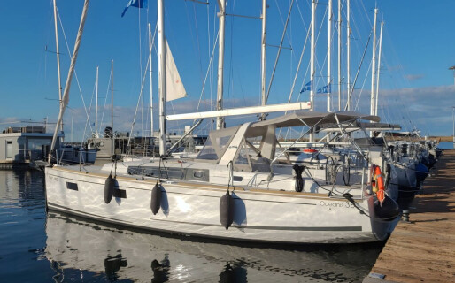 Oceanis 38.1, Nature