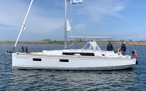 Oceanis 38.1, Whitehaven