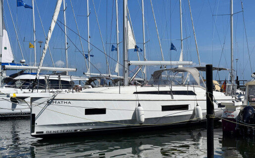 Oceanis 40.1, Hatha