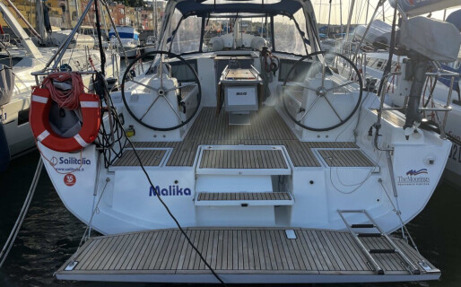 Oceanis 41.1, Malika