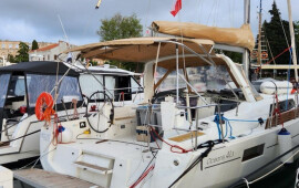 Oceanis 41.1, Office 2