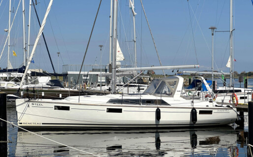 Oceanis 41.1, Steel