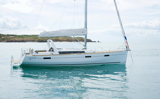 Oceanis 45, Moonshine