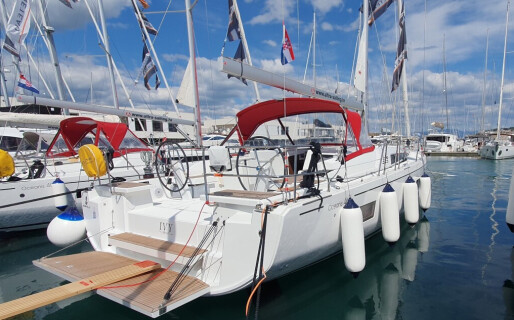 Oceanis 46.1, Ivy
