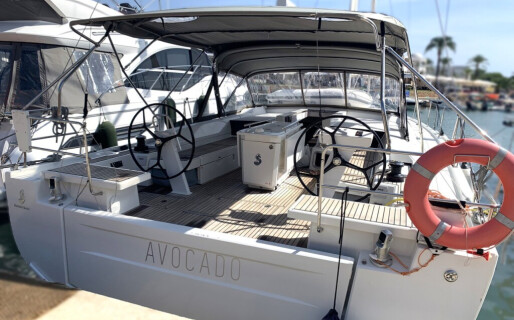 Oceanis 51.1, Avocado