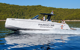 Pardo 38, Gala