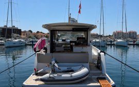 Sealine C335, Min Maity