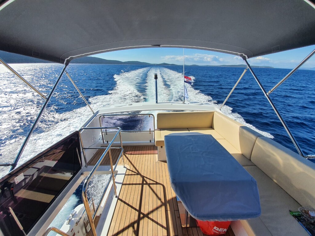 Sealine F430 Blue Lagoon II
