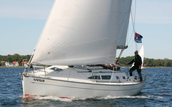 Sun Fast 37, Nivius
