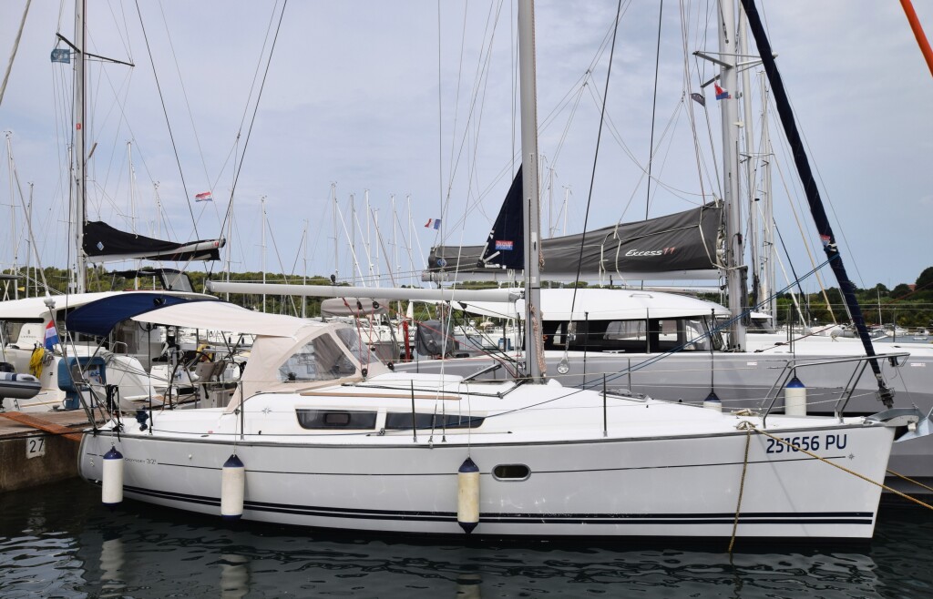 Sun Odyssey 32i Carmen