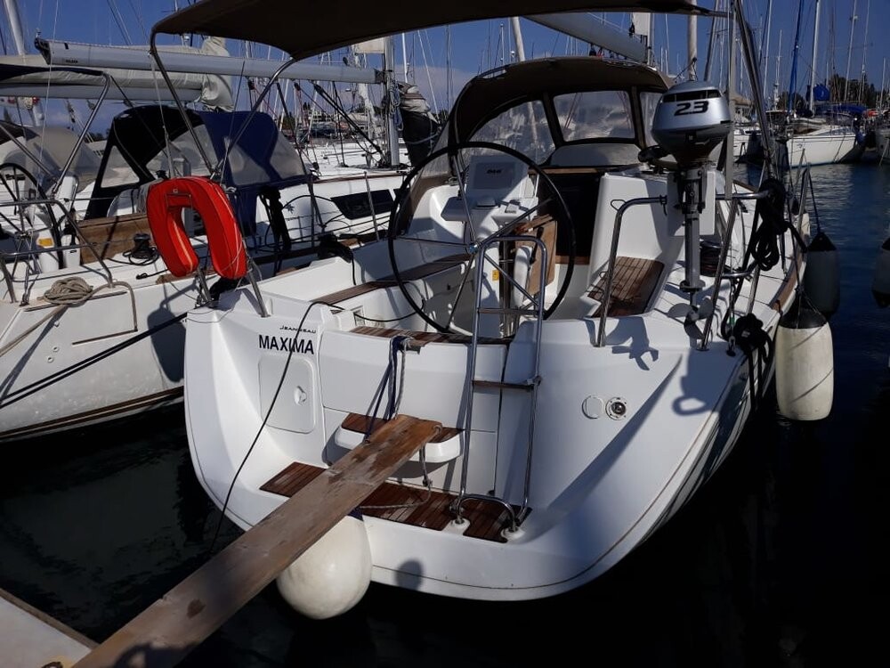 Sun Odyssey 33i, Maxima