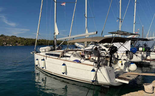 Sun Odyssey 349, Novara