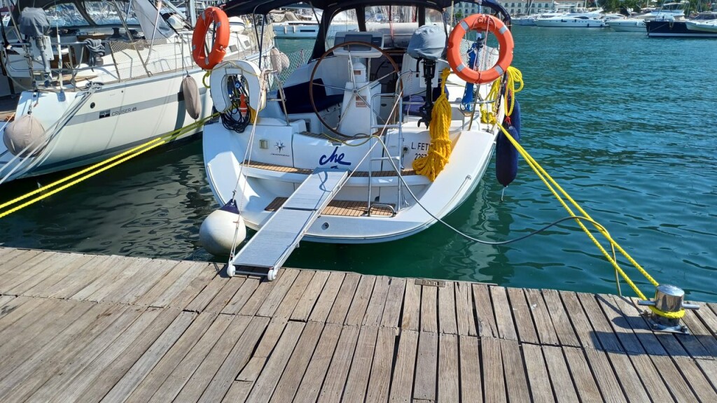 Sun Odyssey 36i Che