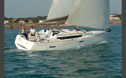 Sun Odyssey 379, Topaze