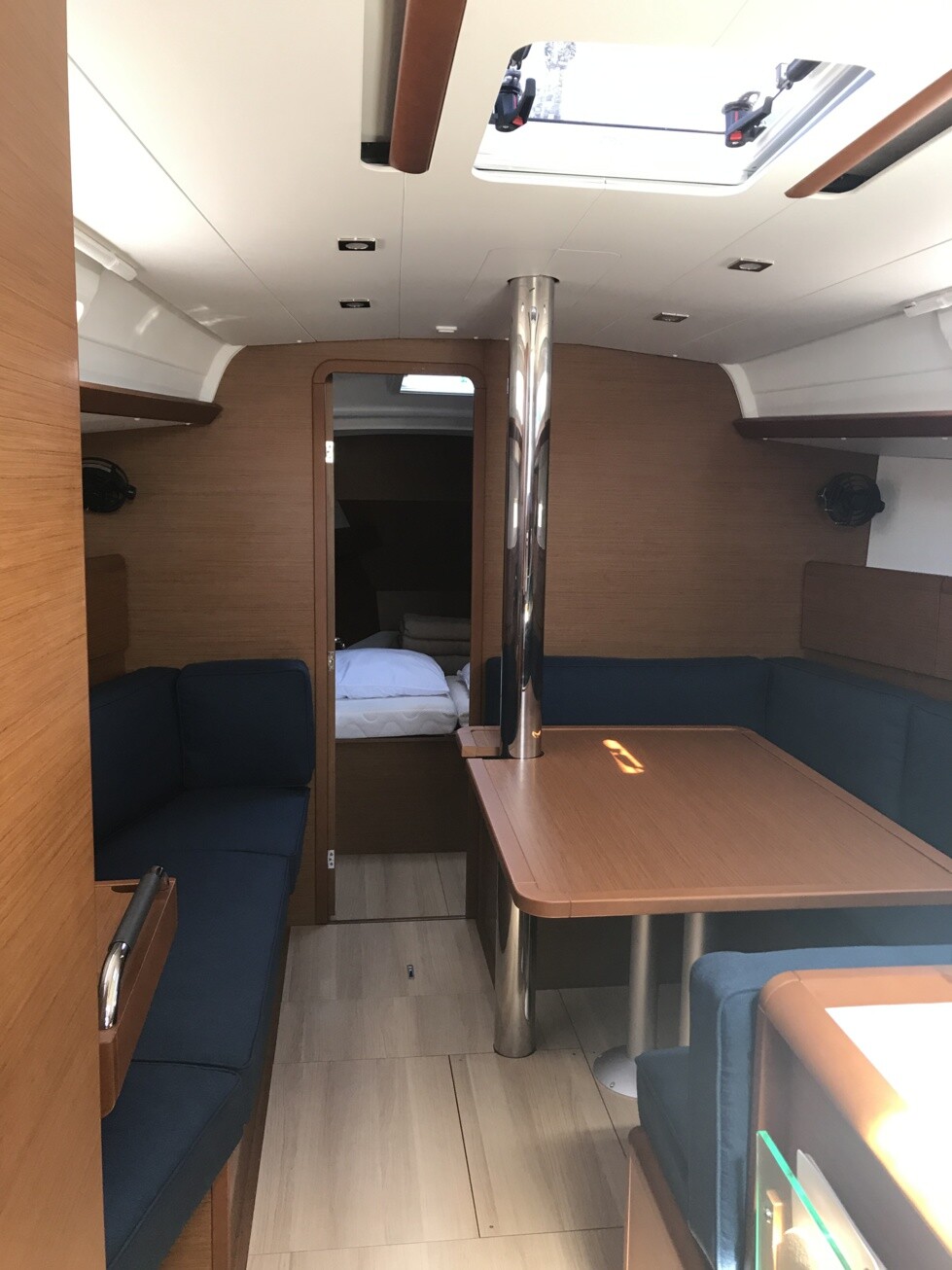 Sun Odyssey 389 Iz’lo