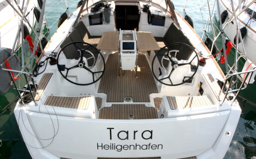 Sun Odyssey 389, Tara