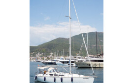 Sun Odyssey 40.3, Azure