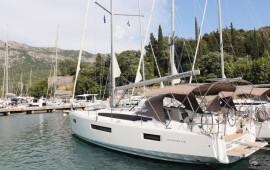 Sun Odyssey 410, Shaken Not Stirred