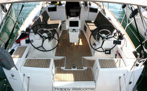 Sun Odyssey 419, Happy Welcome