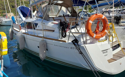 Sun Odyssey 41DS, Honeypot