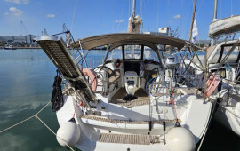 Sun Odyssey 42i, Triton