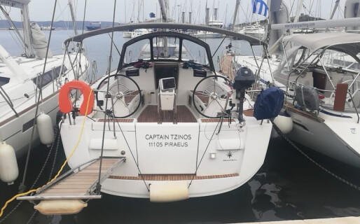 Sun Odyssey 439, Captain Tzinos