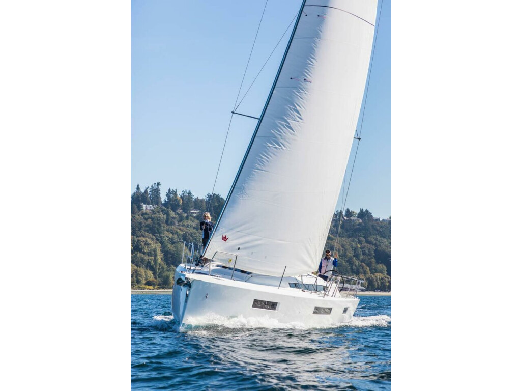 Sun Odyssey 440, White Cap