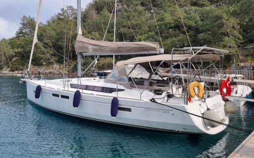 Sun Odyssey 479, Lucky Rain
