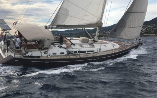 Sun Odyssey 49, Rubra