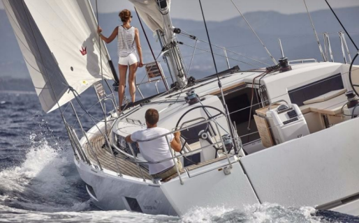 Sun Odyssey 490, Ela